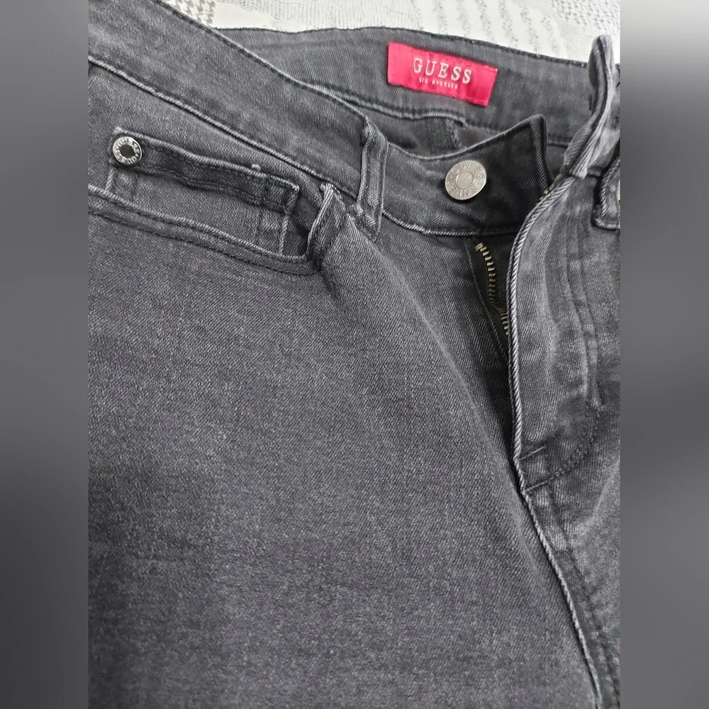 Guess jeans and shirt - Picture 9 of 15